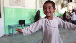 Niño afgano
