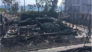 згарище на місці одного з корпусів "Вікторії"