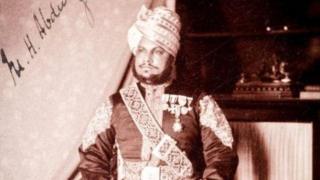 victoria, abdul, shrabani basu