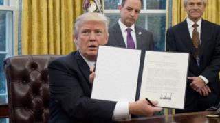 Трамп підписав указ про вихід США із транстихоокеанського партнерства