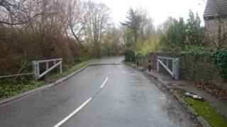 Flood gates on Muchelney Road at Huish Episcopi