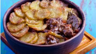 Ланкаширское мясо в горшке