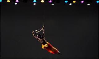 South African artist performs at the French Institute, in Abidjan on Febuary 6, 2019, during second edition Circus Festival.