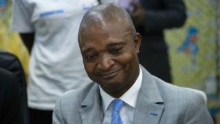Emmanuel Ramazani Shadary, wahoze ari minisitiri w'ubutegetsi bw'igihugu, yagenwe mu ntangiriro y'ukwezi kwa munani nk'umukandida-perezida w'urugaga rw'amashyaka ari ku butegetsi muri Kongo