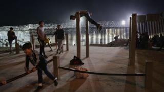 Migrantes em Tijuana