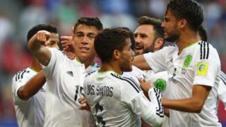'Yan wasan Mexico na murnar cin kwallo