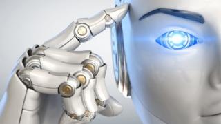 kafasına dokunan insansı robot