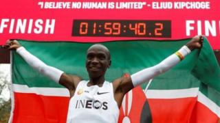 Eliud Kipchoge a couru un marathon en moins de deux heures