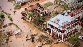 Rua inundada de Buzi, no centro de Moçambique
