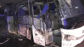  El autobús dañado en la explosión 