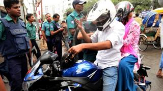 মোটর বাইক, পুলিশ, চেকপোস্ট, ঢাকা, ২১শে অগাস্ট গ্রেনেড হামলা, রায়, ১০ই অক্টোবর ২০১৮