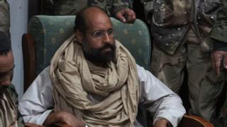 Saif al-Islam Gaddafi (yafotowe mu 2011) yaciriwe igihano c'urupfu na sentare ya Tripoli mu 2015