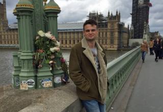Will na ponte de Westminster um ano após o atentado