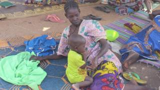 Venus du centre du Mali, les déplacés vivent dans deux camps de fortune à Bamako.