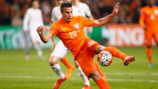 Van Persie n'avait plus porté le maillot orange depuis le 13 octobre 2015.