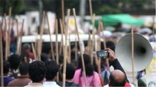 আতঙ্ক বা নিরাপত্তাহীনতা সহিংস মানসিকতার জন্য দায়ী।