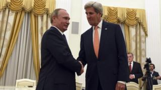 Президент Путин АҚШ котиби Жон Керри билан Кремлда учрашган.