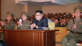 Jong-un, umutegetsi wa Koreya ya Ruguru, avuga ko ari gutekereza ku gutera ibisasu bya misile hafi y'akarere ka Guam muri Leta Zunze Ubumwe z'Amerika