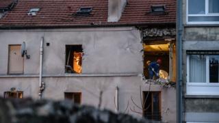 Police in flat in Saint-Denis raided by police on 18 November 2015