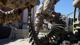Imirwi ihanganye muri Libya iriko irakoresha n'ibirwanisho biremereye