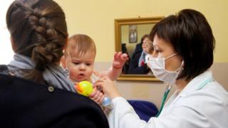 вакцинація, щеплення, діти. лікар