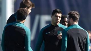 Luis Suarez da sauran 'yan wasan Barcelona