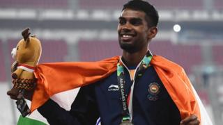 ஆசிய விளையாட்டு போட்டி: வெள்ளிப்பதக்கம் வென்ற தமிழக வீரர் தருண் அய்யாசாமி