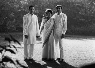 राजीव गांधी