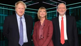 Boris Johnson ve Jeremy Corbyn'in seçim öncesi televizyondaki ilk canlı yayın tartışmasını Julie Etchingham yönetti.