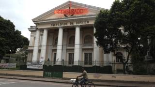Faixa de "censurado" na Universidade Federal Fluminense