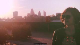 Katarina Karmazinova đã chuyển tới London từ Slovakia nhưng đã bán căn hộ của mình chuyển đi ở nước ngoài sau cuộc bỏ phiếu toàn dân về Liên Minh Châu Âu.