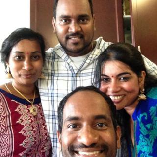 2016ஆம் ஆண்டு தனது சகோதர, சகோதரிகளை உமேஸ்வரன் சந்தித்தபோது எடுத்த படம்