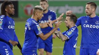 Everton players celebrating scoring against Fleetwood