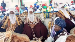 Sarki Sanuni da sabbin Sakunan wadanda tsoffin hakiman masarautar Kano ne ba su gaisa ba