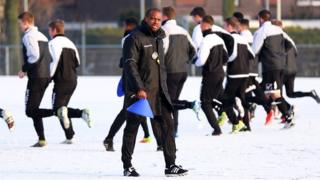Oliseh ebe ọ na-akuzi nkuzi egwuregwu bọọlụ