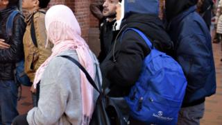Kopenhag tren istasyonundaki göçmenler