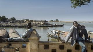 Vue sur le fleuve Niger à Mopti où peuls et dogons s'étaient affrontés vendredi.