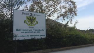 Ysgol Friars