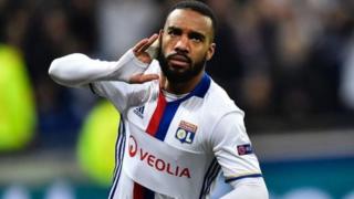 Alexandre Lacazette na Lyon da Faransa