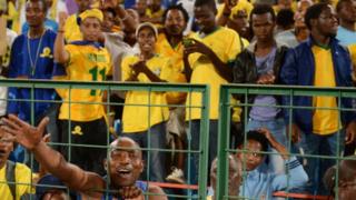 Les joueurs de Mamelodi Sundowns rejoignent l'équipe d' Orlando Pirates, les premiers sud-africains à avoir remporter la compétition en 1995.