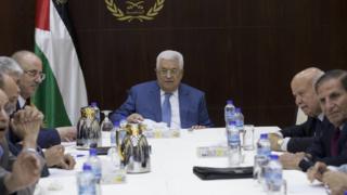 الرئيس الفلسطيني وقيادات من منظمة فتح