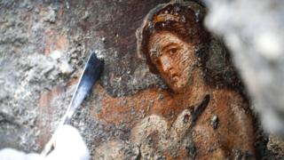 Fresco of Leda and Swan in Pompeii, 19 Nov. 18