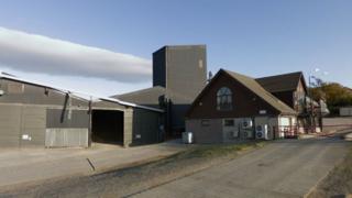 WN Lindsay granary in