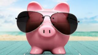 Cerdo con lentes.