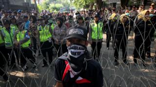 demo surabaya