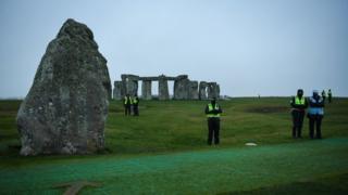 security-guards-stands-at-closed-stonehenge-site