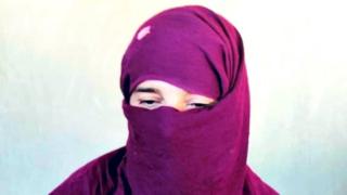 زیبا