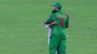 মাশরাফি বিন মুর্তজাকে