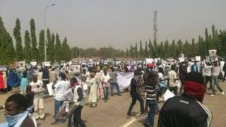 Awọn ọmọ ẹgbẹ Shiite n sewọde