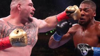 Andy Ruiz Jr yakubise amakofe Joshua amugusha inshuro enye amutsinda kuri 'round' ya karindwi